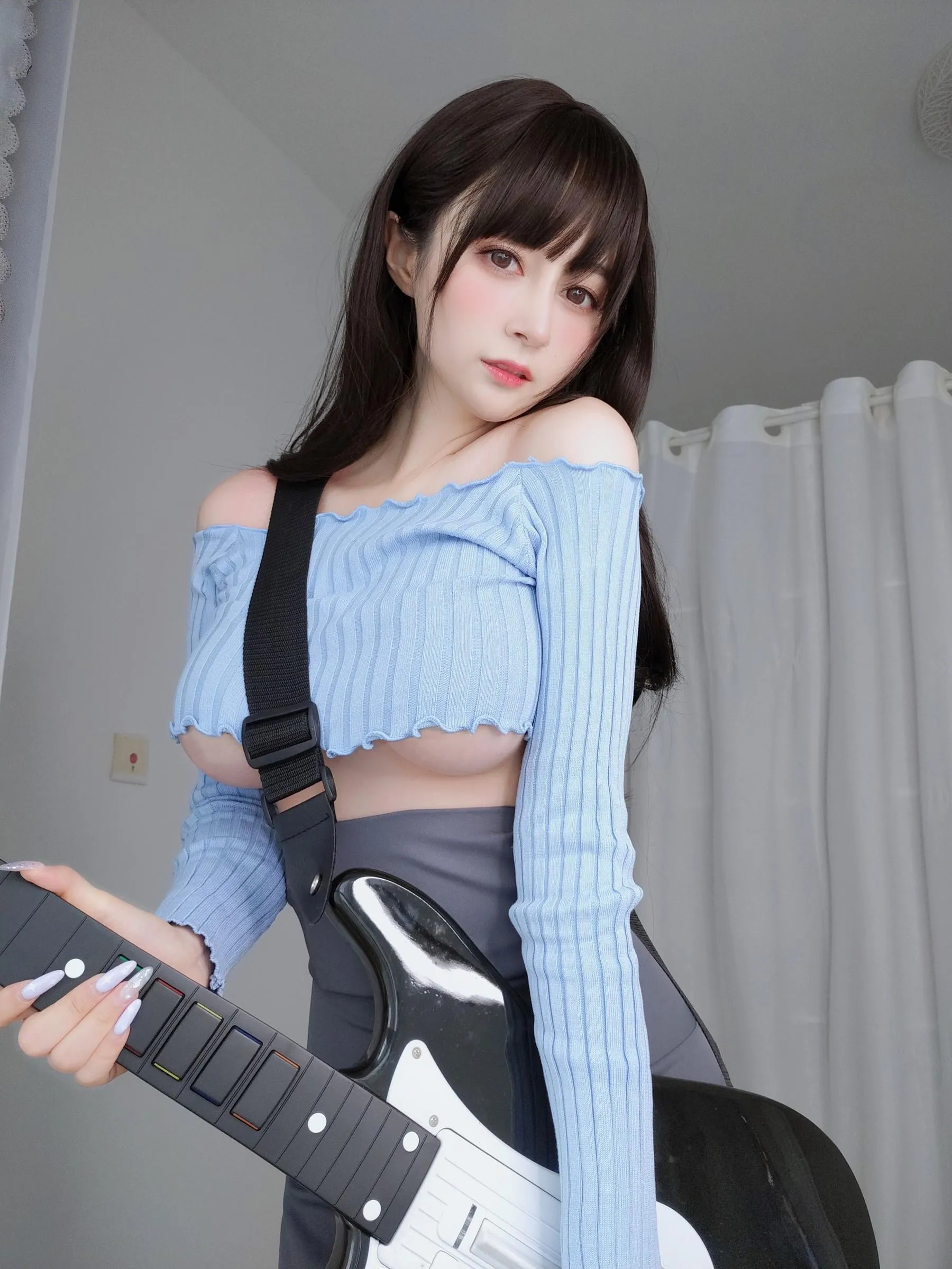 白银81 – 自撮 Vol.59 吉他妹妹 [166P]插图2